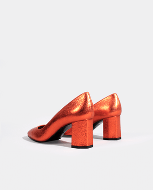 ESCARPIN TALON MOYEN LARGE BOUT CARRÉ CUIR MÉTALLISÉ ORANGE GORDANA ORANGE METALIZED LEATHER SQUARE TOE MID HEEL PUMP